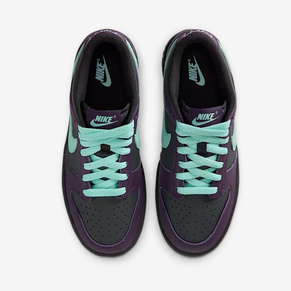 Nike Women's Purple and Teal Sneakers